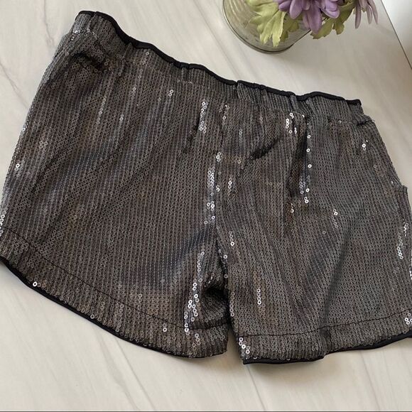 NWT Children’s Place Gunmetal Sequins Shorts 6x/ 7 - Picture 7 of 7